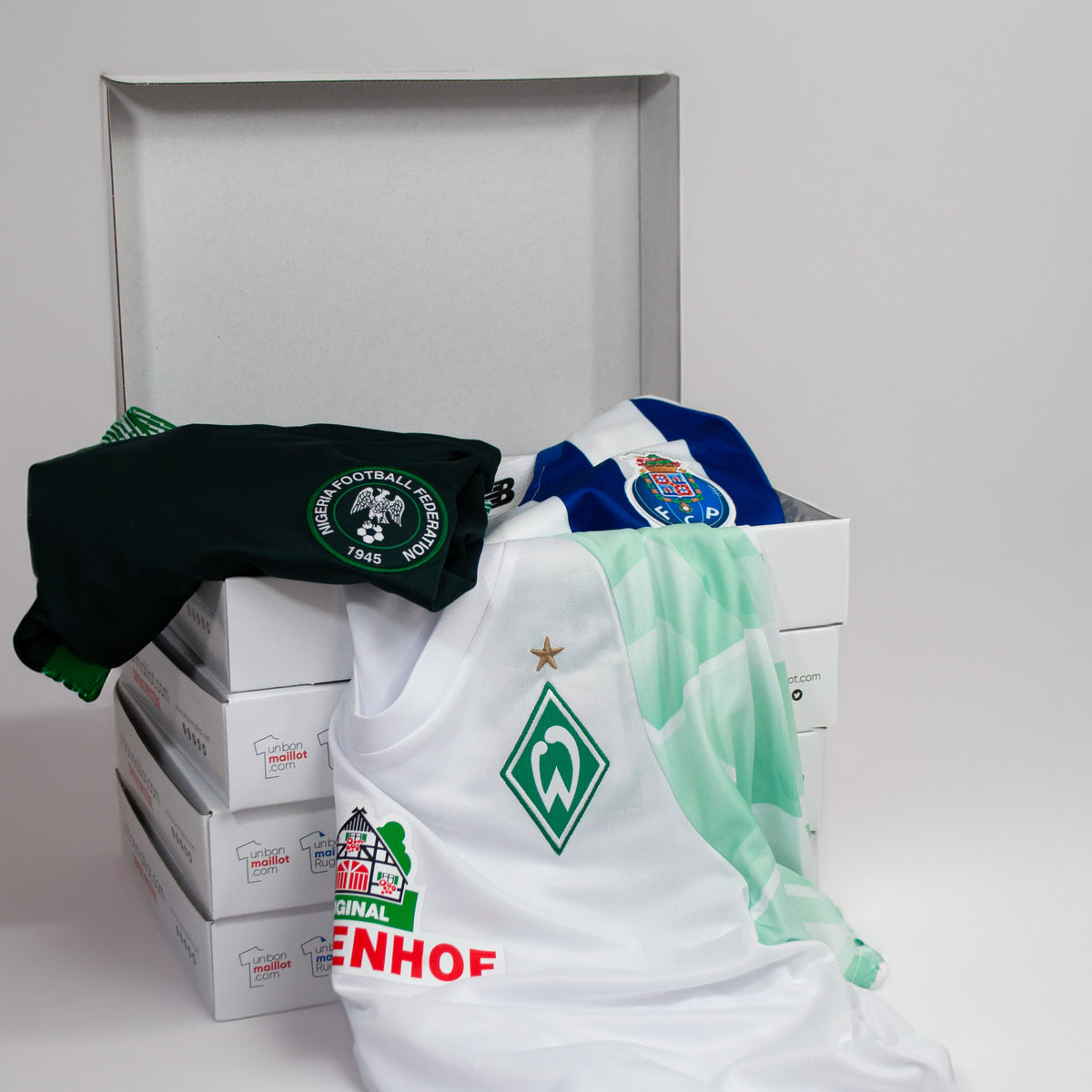 Women's Football Shirt - Mystery Box 👕👩